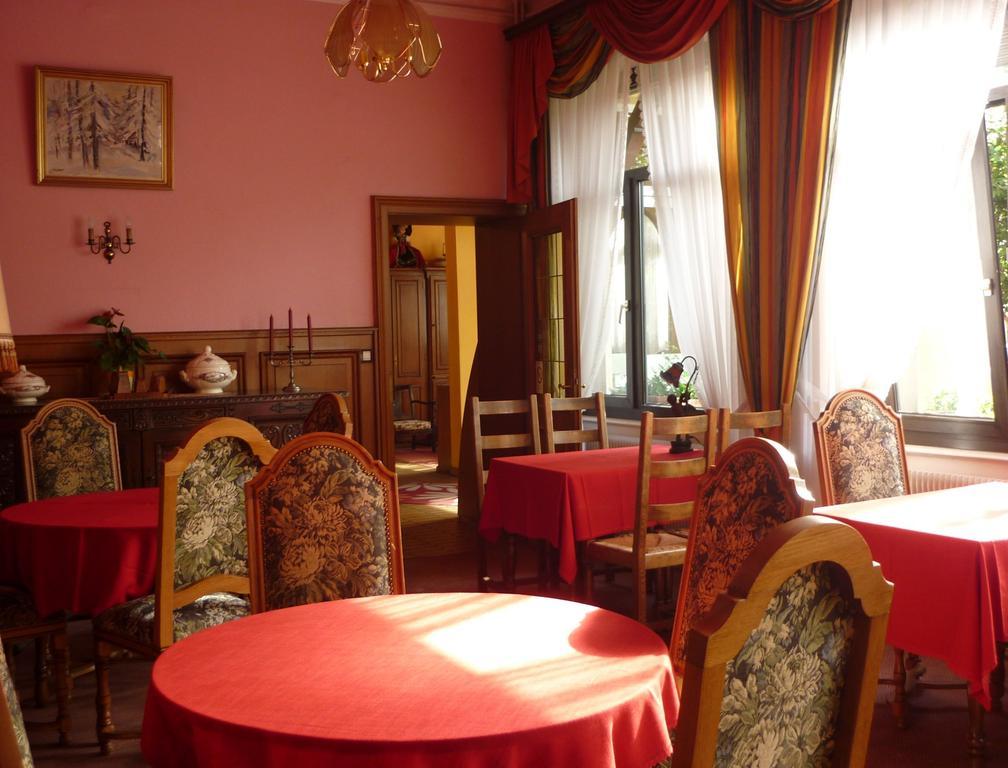 Logis-Cit'Hotel Des Vosges 5 Rue De La Gare Obernai Bagian luar foto
